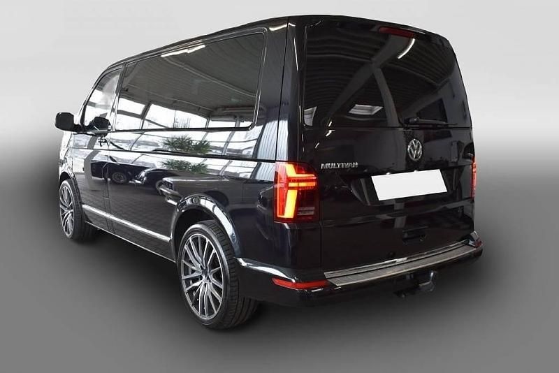 Gebraucht VW Multivan Generation Six 150 PS (110 kW) 2022 Schwarz Van / Kleinbus