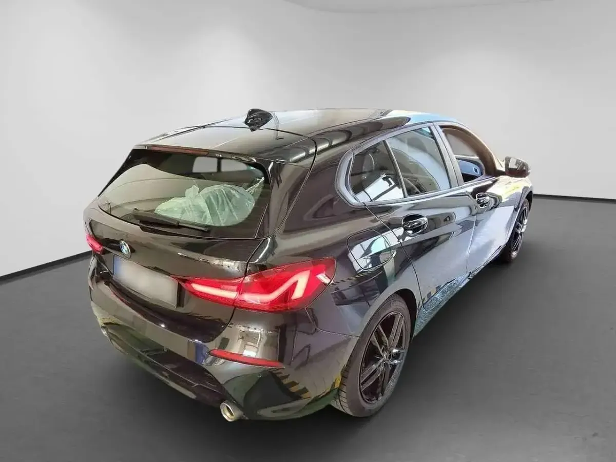 Gebraucht BMW 120 Advantage 190 PS (139 kW) 2023 Schwarz Limousine
