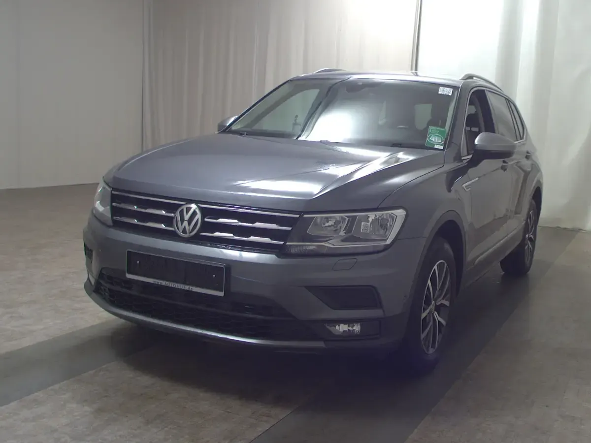 Gebraucht VW Tiguan Allspace Comfortline 150 PS (110 kW) 2021 Grau SUV