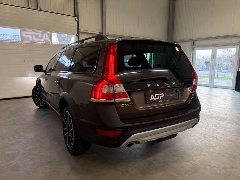 Gebraucht Volvo XC70 215 PS (158 kW) 2015 Braun Kombi