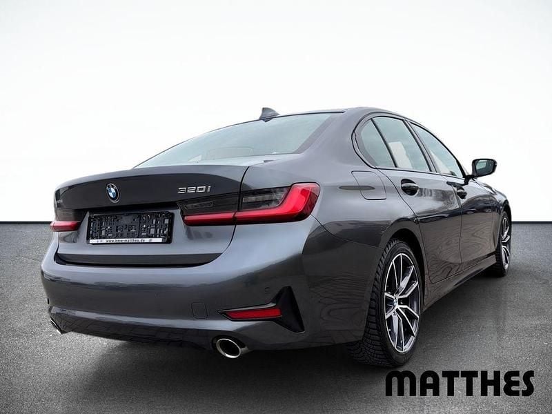 Gebraucht BMW 320 Sport Line 184 PS (135 kW) 2022 Grau Limousine
