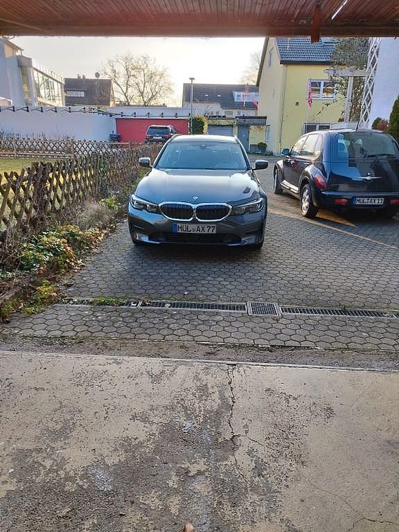 Gebraucht BMW 330e Advantage 292 PS (214 kW) 2021 Grau Kombi
