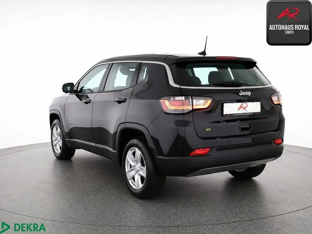Neu Jeep Compass Altitude 131 PS (96 kW) 2025 Schwarz SUV