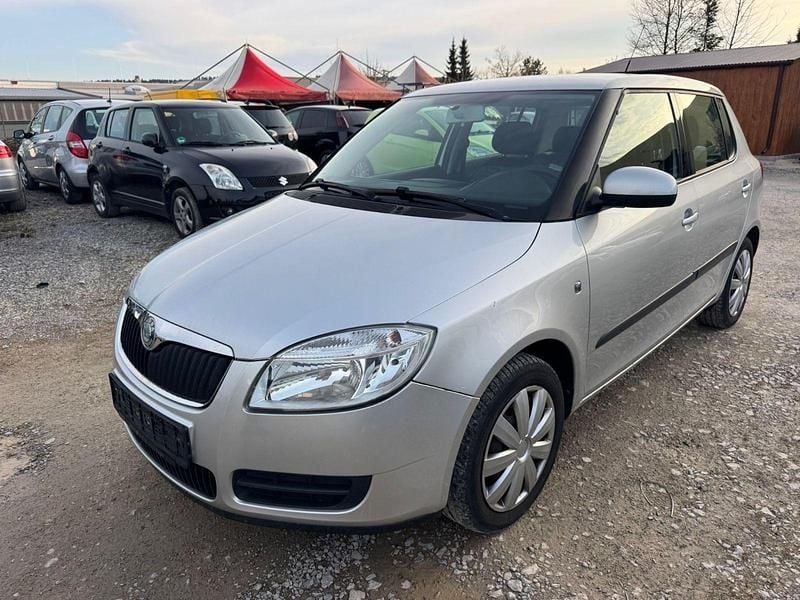 Gebraucht Skoda Fabia Ambiente 69 PS (50 kW) 2008 Silber Kleinwagen