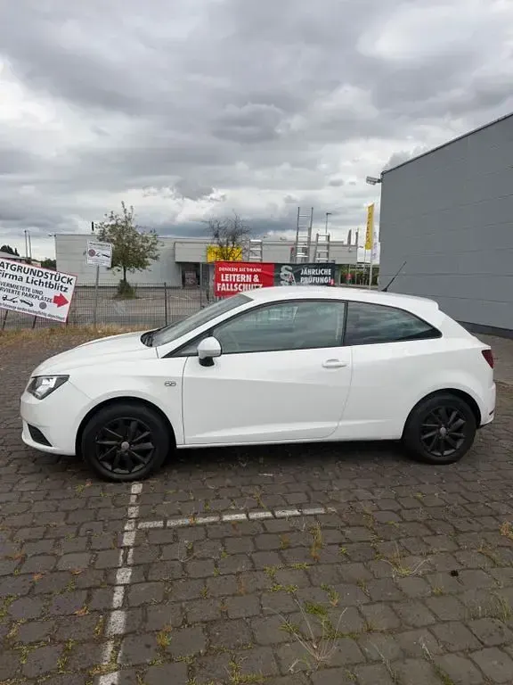 Gebraucht Seat Ibiza SC Style 105 PS (77 kW) 2013 Weiß Kleinwagen
