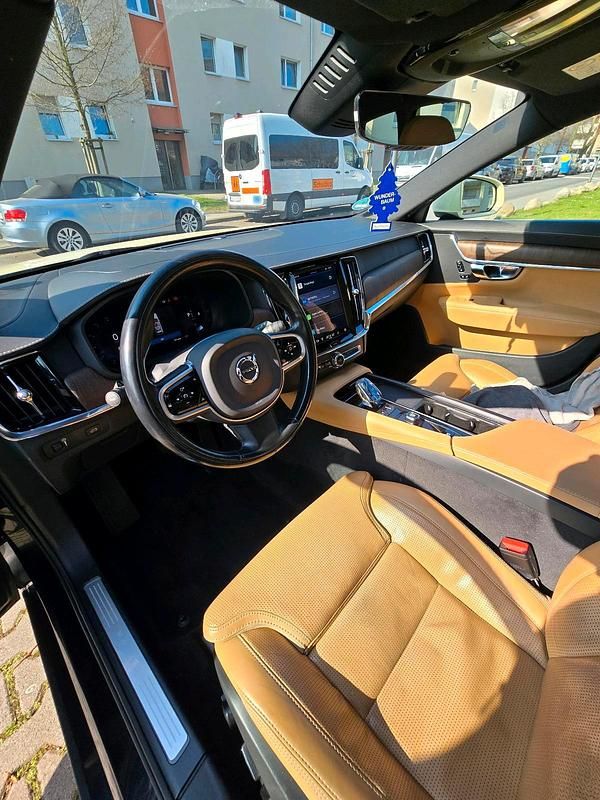 Gebraucht Volvo V90 199 PS (146 kW) 2022 Schwarz Kombi