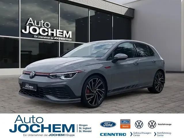 Grau Gebraucht 2023 VW Golf VIII GTI Clubsport Limousine | 34.444 € (Fairer Preis) - Bild 1/4