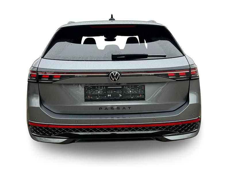 Gebraucht VW Passat R-line 265 PS (194 kW) 2024 Kombi