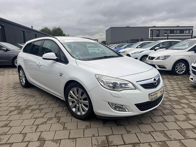 Weiß Gebraucht 2012 Opel Astra Kombi | 3.499 € (Superpreis) - Bild 1/4