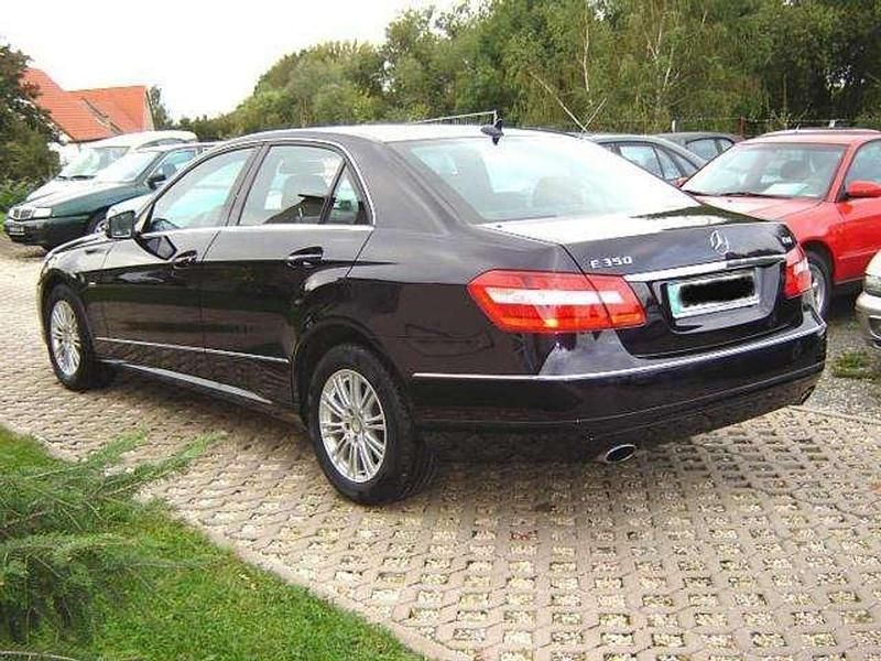 Gebraucht Mercedes E350 Elegance 292 PS (214 kW) 2009 Ozeanblaumet Limousine