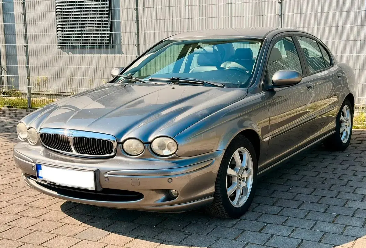 Begagnad Jaguar X-type Executive 155 HK (114 kW) 2006 Grå Sedan