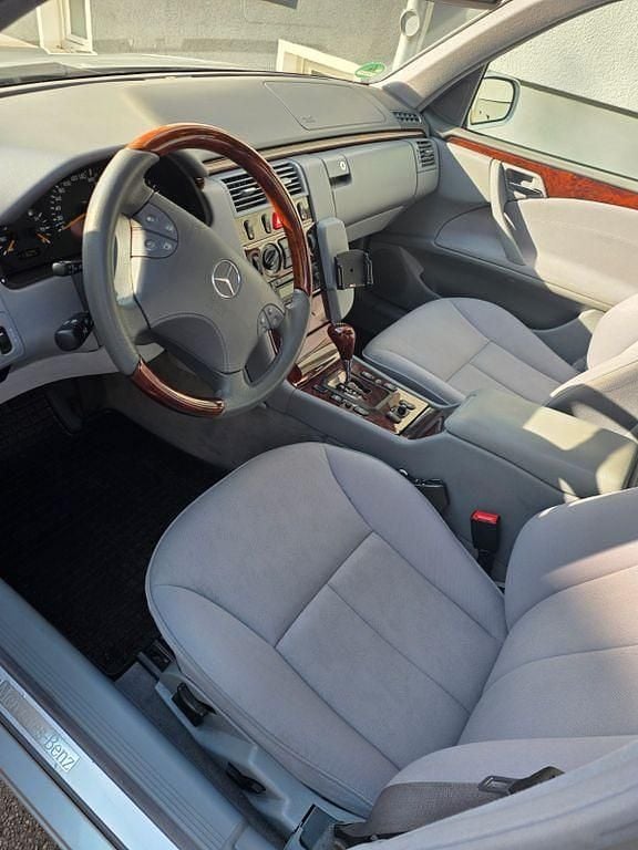 Gebraucht Mercedes E240 Elegance 170 PS (125 kW) 2000 Silber Limousine