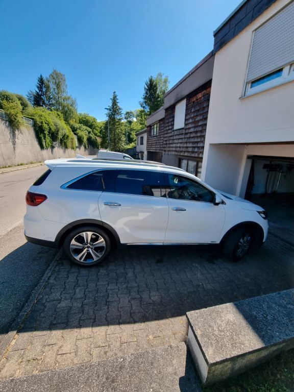 Weiß Gebraucht 2018 Kia Sorento Platinum Edition SUV | 22.950 € - Bild 1/4
