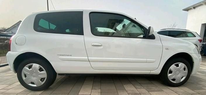 Gebraucht Renault Clio II Campus 58 PS (42 kW) 2008 Weiß Kleinwagen