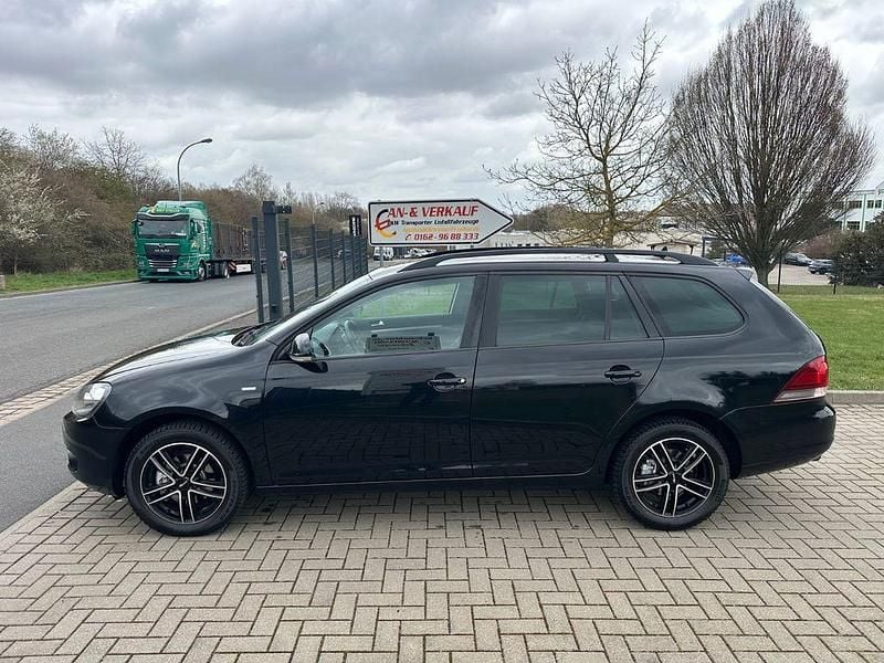 Gebraucht VW Golf VI Match 105 PS (77 kW) 2012 Schwarz Kleinwagen