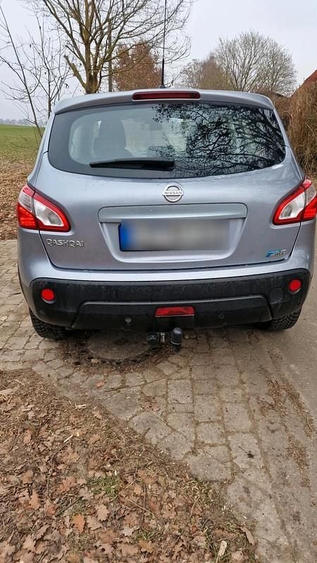 Gebraucht Nissan Qashqai 130 PS (95 kW) 2013 Silber SUV