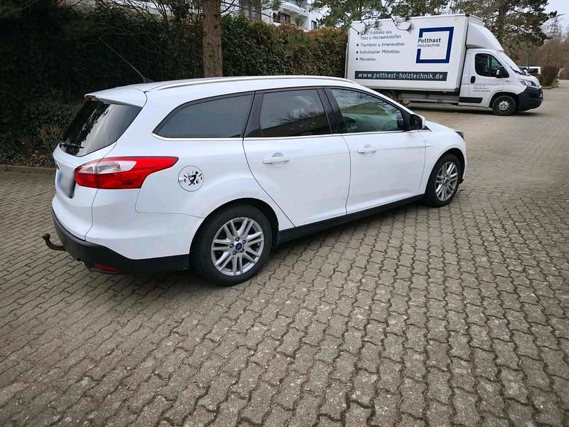 Gebraucht Ford Focus 163 PS (119 kW) 2014 Weiß Kombi