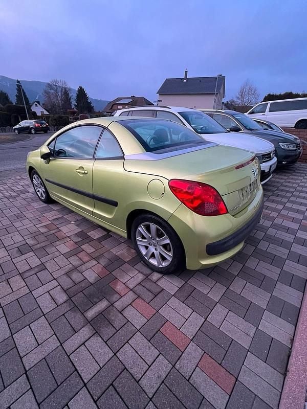 Gebraucht Peugeot 207 CC 120 PS (88 kW) 2007 Grün Cabrio