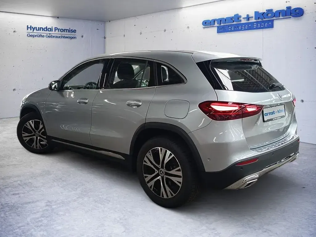Gebraucht Mercedes GLA200 Advanced 163 PS (119 kW) 2024 Silber SUV