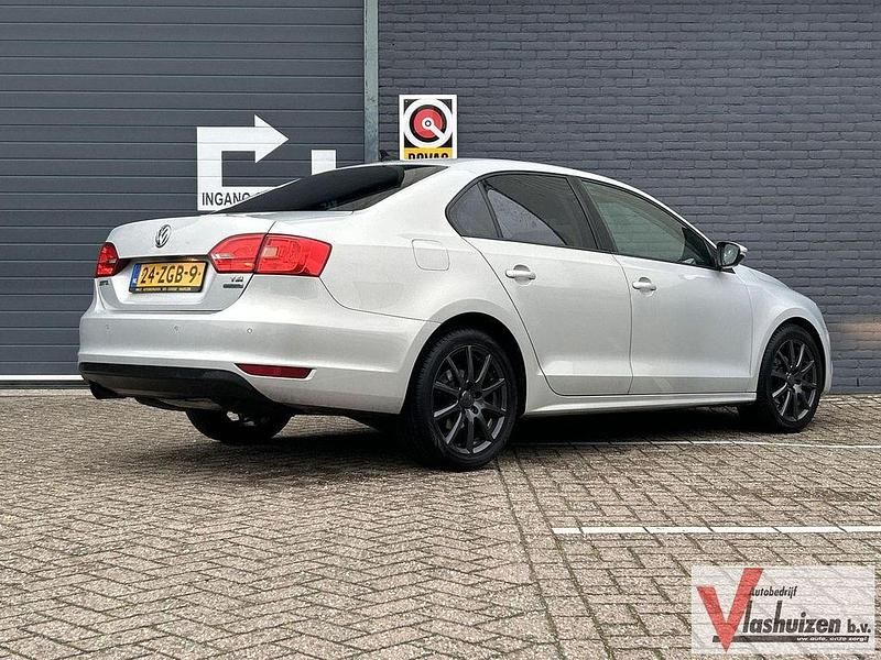 Gebraucht VW Jetta Comfortline 105 PS (77 kW) 2012 Grau Limousine