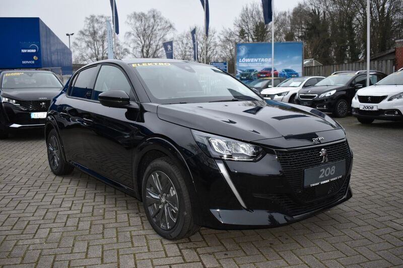 Gebraucht Peugeot e-208 Allure 100 kW (136 PS) 2023 Schwarz Kleinwagen