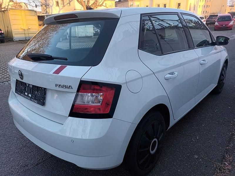 Gebraucht Skoda Fabia 90 PS (66 kW) 2016 Weiß Kleinwagen