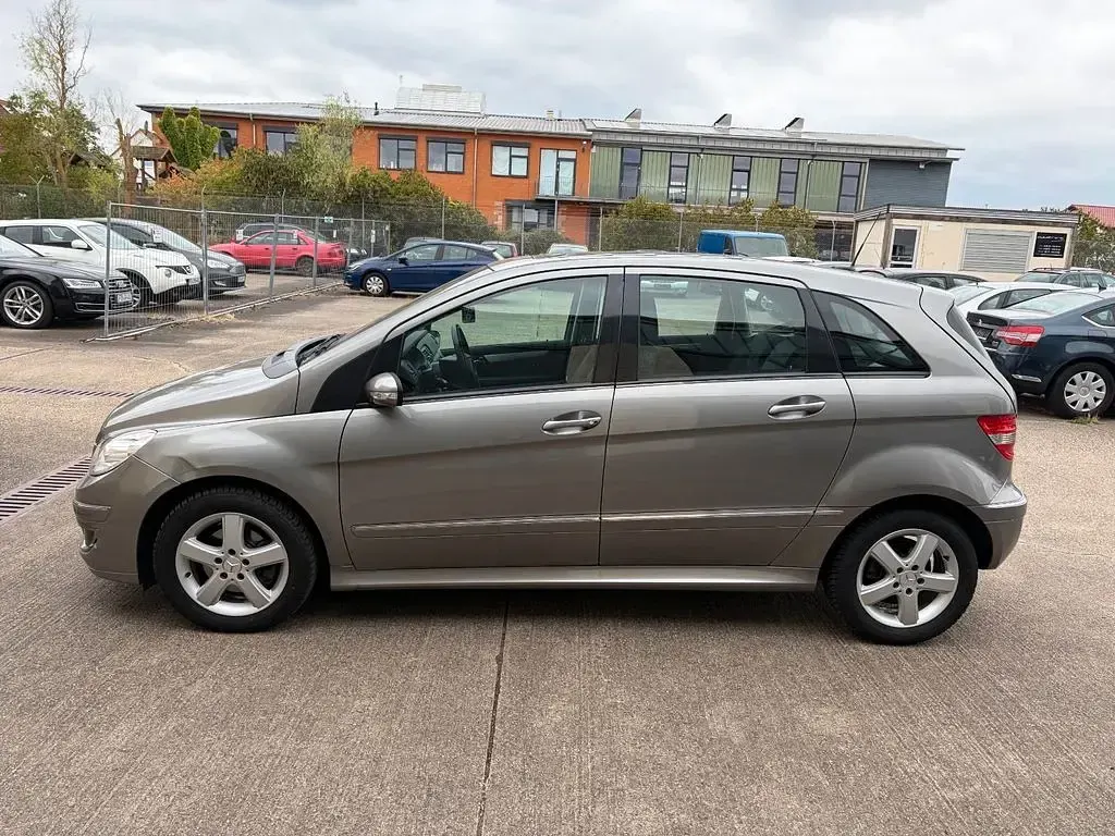 Gebraucht Mercedes B200 193 PS (141 kW) 2005 Grau Van / Kleinbus