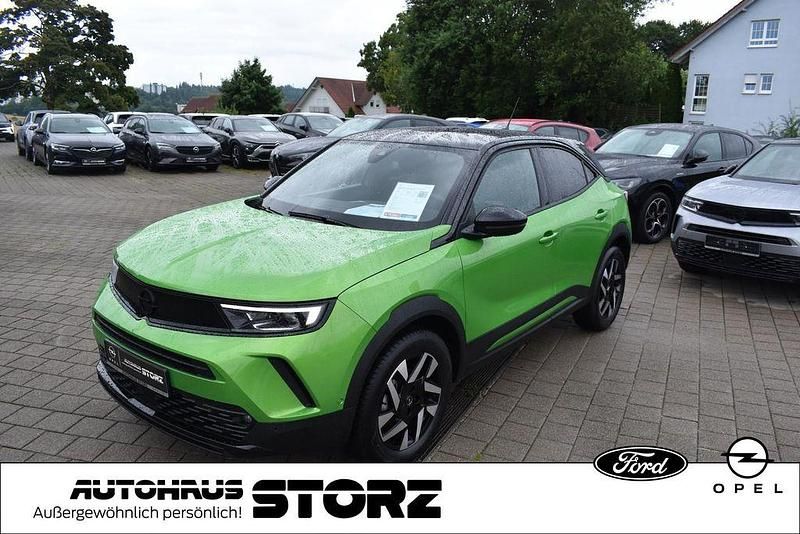 Lackierung matcha green/typ au Gebraucht 2024 Opel Mokka GS Line SUV | 22.490 € (Fairer Preis) - Bild 1/4
