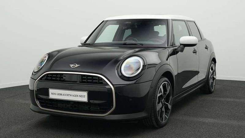 Schwarz Gebraucht 2024 Mini Cooper Favoured Kleinwagen | 29.825 € (Fairer Preis) - Bild 1/4