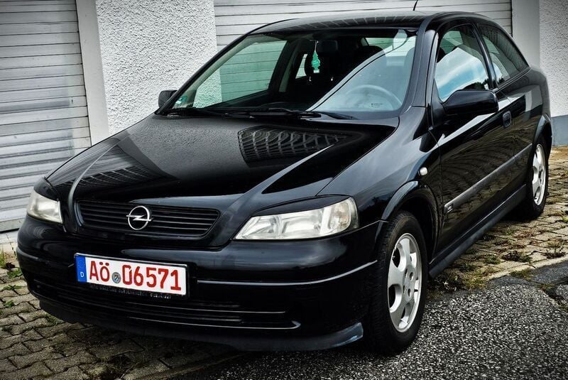 Schwarz Gebraucht 1999 Opel Astra Kleinwagen | 500 € (Superpreis) - Bild 1/4