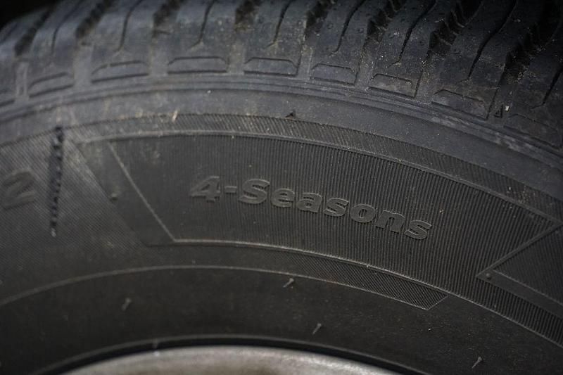 Gebraucht DFSK Fengon 106 PS (77 kW) 2024 Schwarz SUV