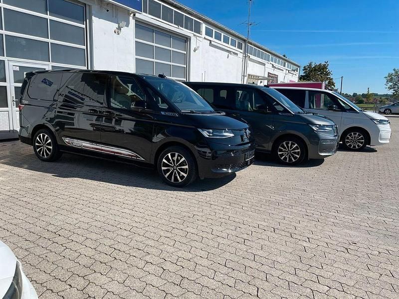 Neu VW Multivan 150 PS (110 kW) 2025 Grau Van