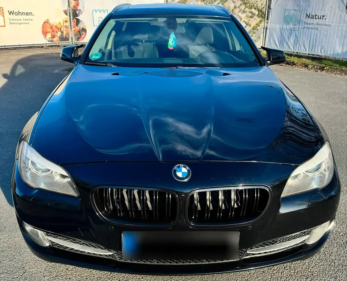 Gebraucht BMW 520 184 PS (135 kW) 2011 Schwarz Kombi