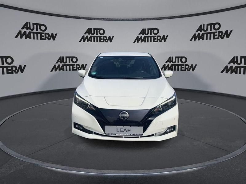 Gebraucht Nissan Leaf Tekna 160 kW (218 PS) 2023 Pearlwhite (metallic) Kleinwagen