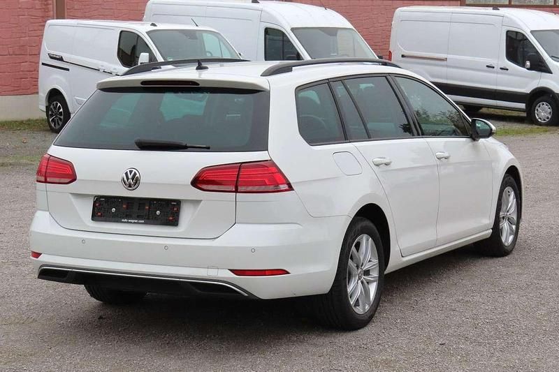 Gebraucht VW Golf VII 116 PS (85 kW) 2020 Pure white Kombi