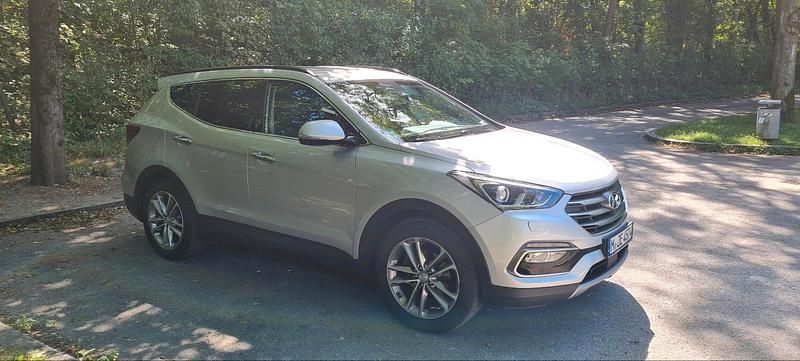 Silber Gebraucht 2016 Hyundai Santa Fe SUV | 15.500 € (Guter Preis) - Bild 1/4