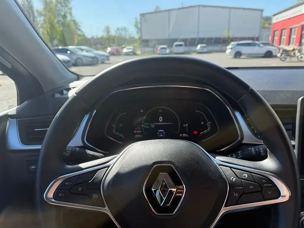 Używany Renault Captur 94 KM (69 kW) 2022 Niebieski SUV
