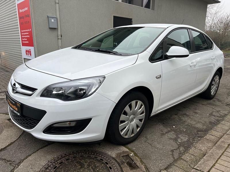 Gebraucht Opel Astra 116 PS (85 kW) 2017 Weiß Limousine