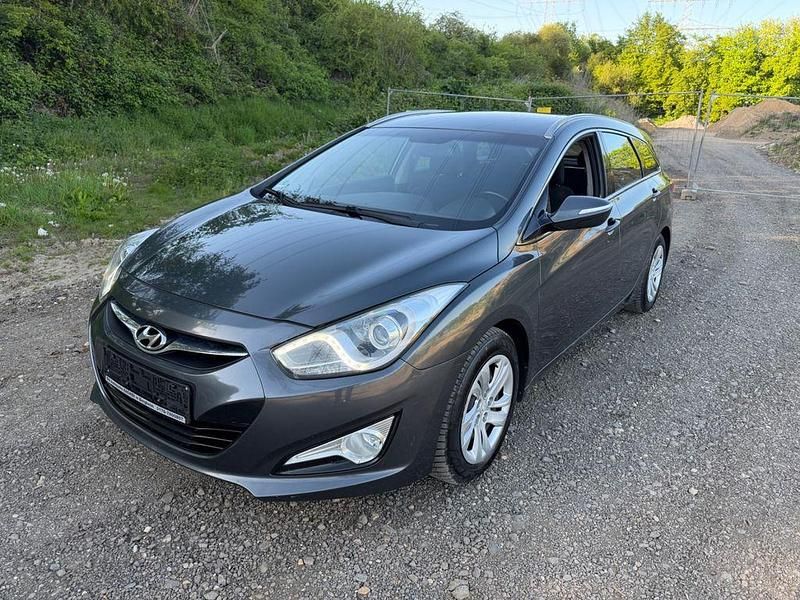 Gebraucht Hyundai i40 Edition 136 PS (100 kW) 2013 Grau Kombi