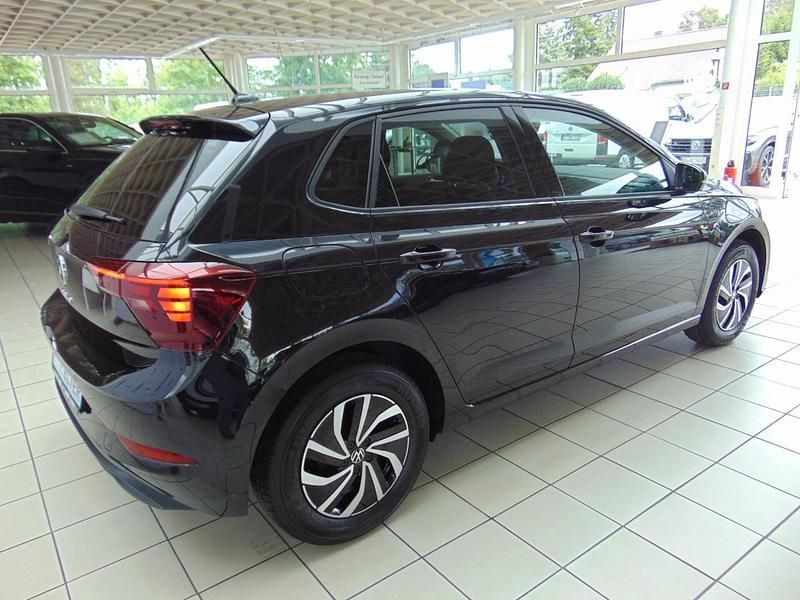 Neu VW Polo Life 95 PS (69 kW) 2025 Schwarz Limousine