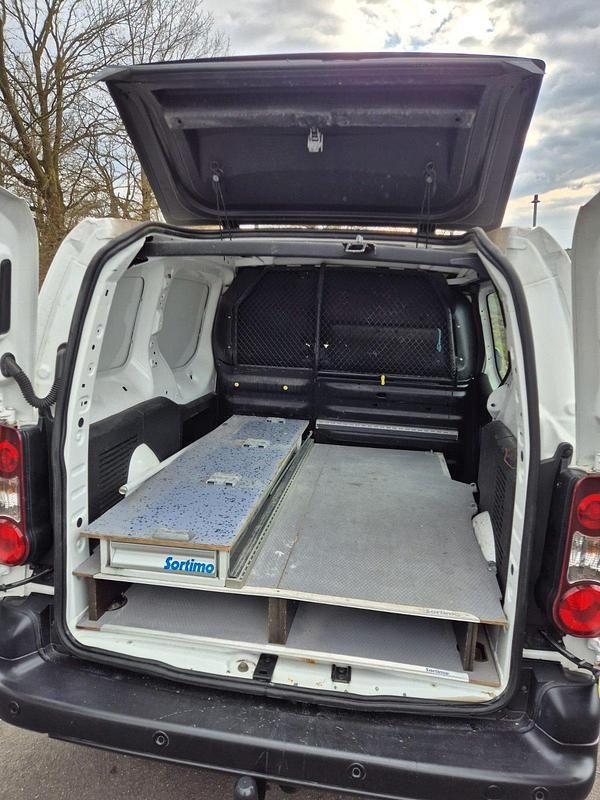 Gebraucht Citroën Berlingo 101 PS (74 kW) 2018 Weiß Van / Kleinbus