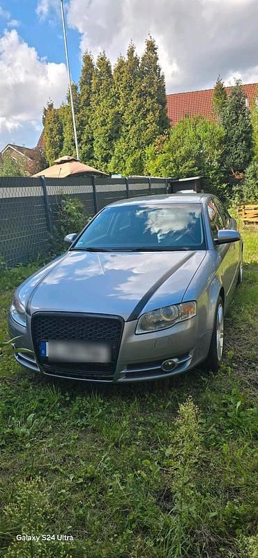 Grau Gebraucht 2006 Audi A4 Limousine | 4.150 € (Guter Preis) - Bild 1/4