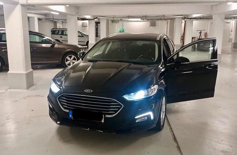 Schwarz Gebraucht 2019 Ford Mondeo Titanium Kombi | 8.900 € (Superpreis) - Bild 1/4