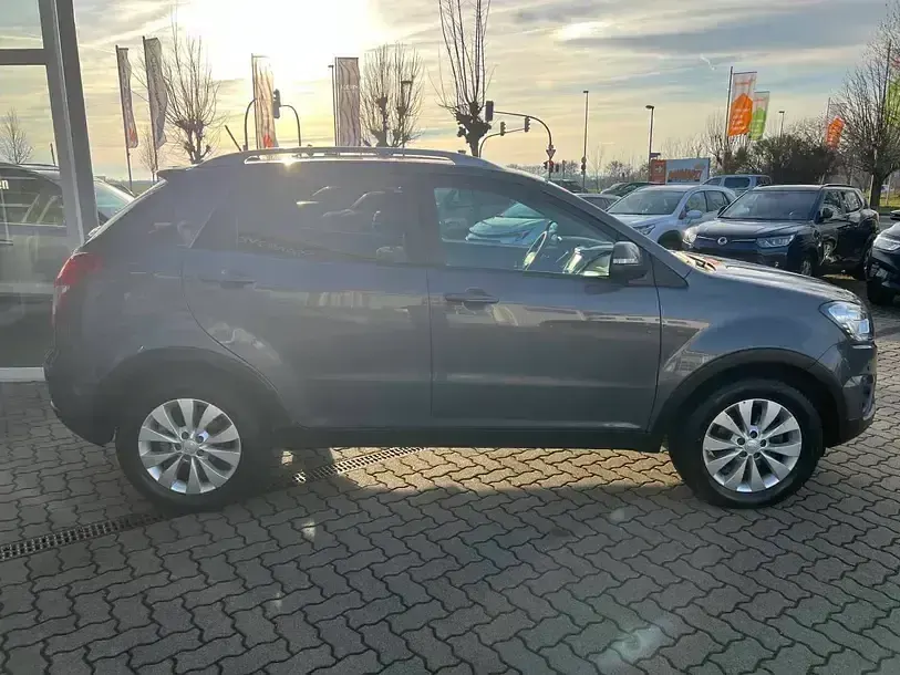 Gebraucht SsangYong Korando Quartz 178 PS (130 kW) 2016 Techno grey SUV