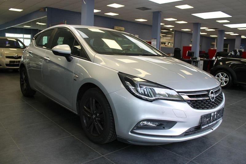 Silber Gebraucht 2019 Opel Astra Limousine | 12.980 € (Fairer Preis) - Bild 1/4