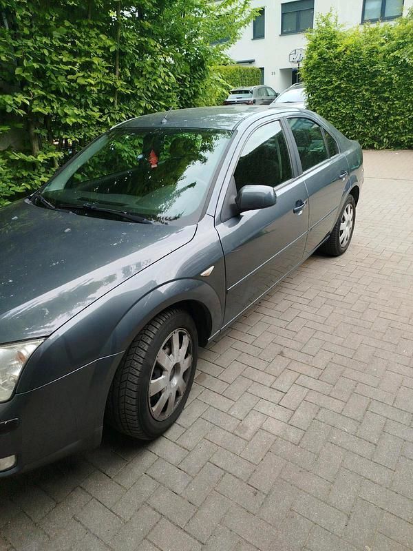 Silber Gebraucht 2005 Ford Mondeo Limousine | 2.700 € (Fairer Preis) - Bild 1/3