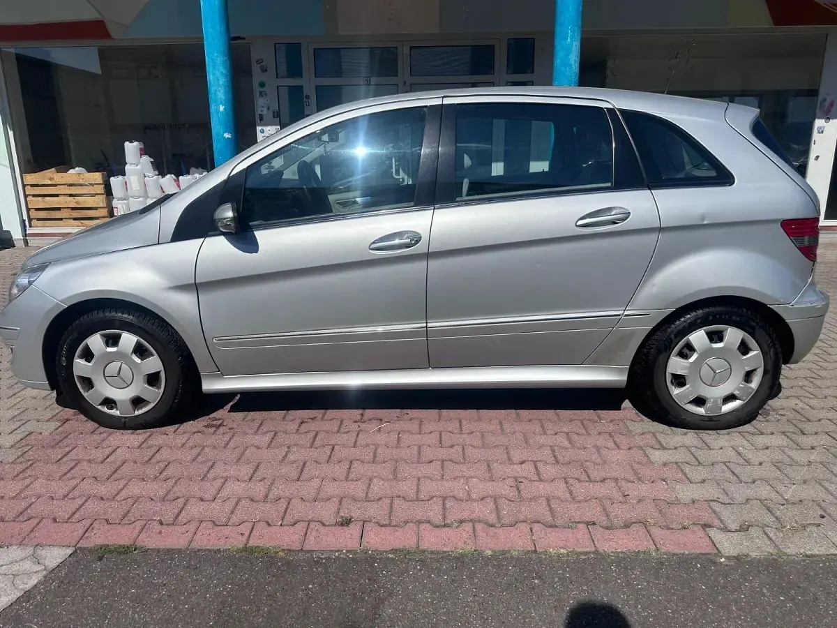 Gebraucht Mercedes B200 136 PS (100 kW) 2006 Silber Van / Kleinbus