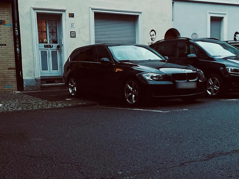 Usado BMW 325 218 HP (160 kW) 2008 Preto Carrinha