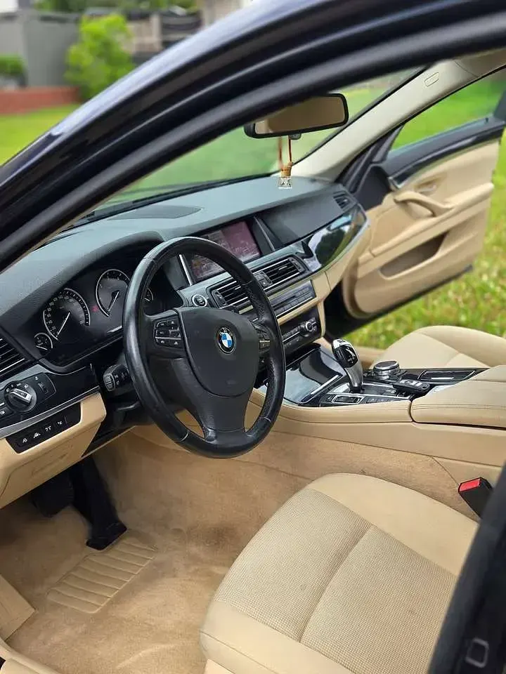 Gebraucht BMW 525 218 PS (160 kW) 2015 Blau Kombi