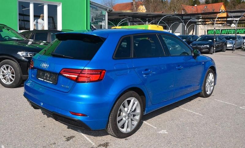 Gebraucht Audi A3 Design 150 PS (110 kW) 2020 Blau Limousine